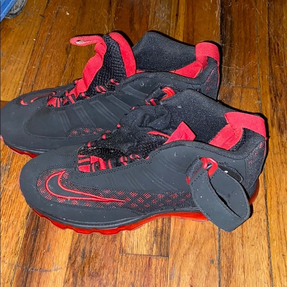 Used - Picture 2 of 3